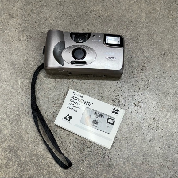 Kodak Vintage Film Camera Lot Advantix F620 T30 1600 Star 110 + Bag & Charger - Picture 8 of 15